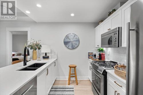 2901 Abbott Street Unit# 220, Kelowna, BC - Indoor Photo Showing Kitchen With Double Sink With Upgraded Kitchen