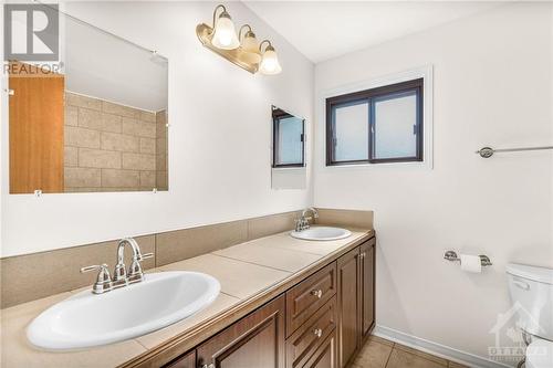 1073 Elmlea Drive, Ottawa, ON - Indoor Photo Showing Bathroom