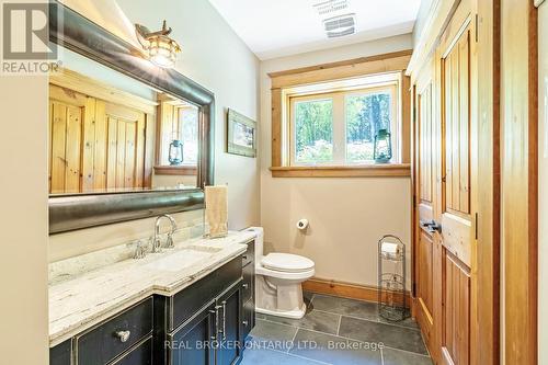 9209 Sideroad 27, Erin, ON - Indoor Photo Showing Bathroom