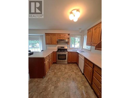 972 Dogwood Drive, South Slocan, BC - Indoor Photo Showing Kitchen With Double Sink