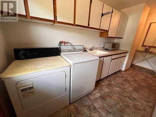 972 Dogwood Drive, South Slocan, BC - Indoor Photo Showing Laundry Room