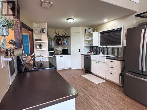 6 Landry Road, Dawson Creek, BC - Indoor Photo Showing Kitchen