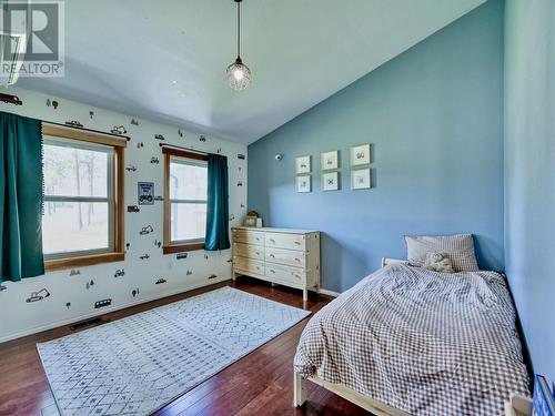 1198 Green Lake Road, Oliver, BC - Indoor Photo Showing Bedroom