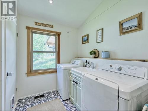 1198 Green Lake Road, Oliver, BC - Indoor Photo Showing Laundry Room