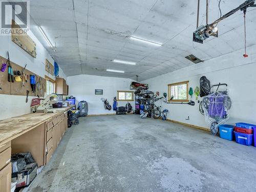 1198 Green Lake Road, Oliver, BC - Indoor Photo Showing Garage