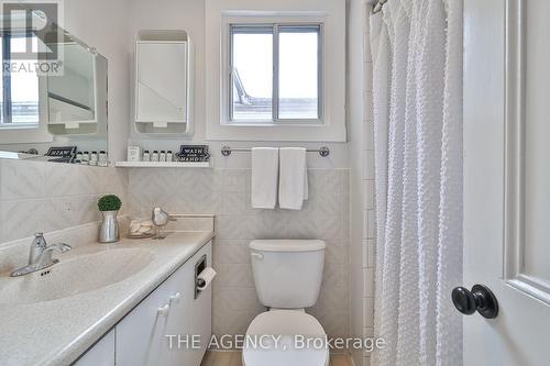 140 West Lodge Avenue, Toronto (South Parkdale), ON - Indoor Photo Showing Bathroom