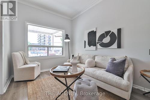 140 West Lodge Avenue, Toronto (South Parkdale), ON - Indoor Photo Showing Living Room