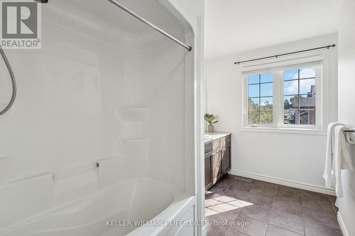 2077 Springridge Drive, London, ON - Indoor Photo Showing Bathroom