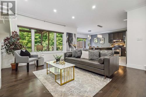 2077 Springridge Drive, London, ON - Indoor Photo Showing Living Room