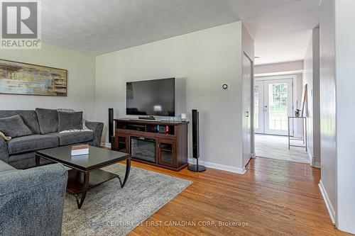 149 Fyfe Avenue, Woodstock, ON - Indoor Photo Showing Living Room