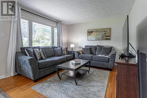 149 Fyfe Avenue, Woodstock, ON - Indoor Photo Showing Living Room