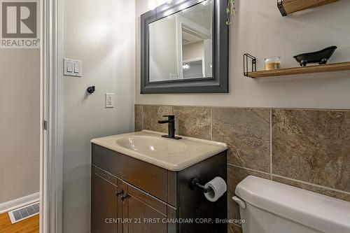 149 Fyfe Avenue, Woodstock, ON - Indoor Photo Showing Bathroom