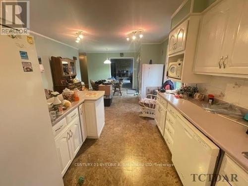 974263 Highway 567, Timiskaming Remote Area, ON - Indoor Photo Showing Kitchen