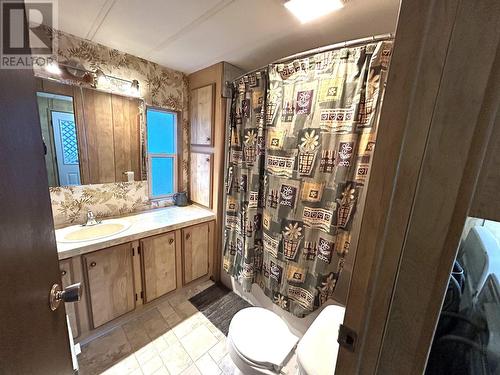 1877 Dubois Drive, Prince George, BC - Indoor Photo Showing Bathroom