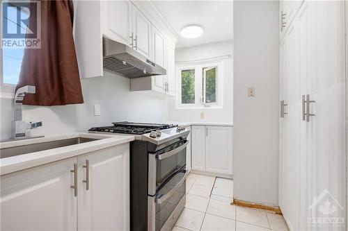 28 Roundhay Drive, Ottawa, ON - Indoor Photo Showing Kitchen