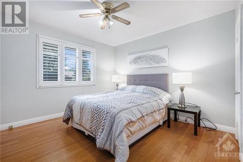 28 Roundhay Drive, Ottawa, ON - Indoor Photo Showing Bedroom