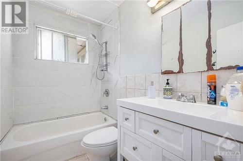 28 Roundhay Drive, Ottawa, ON - Indoor Photo Showing Bathroom