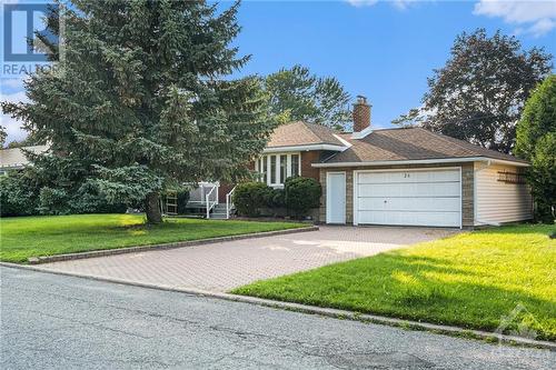 28 Roundhay Drive, Ottawa, ON - Outdoor