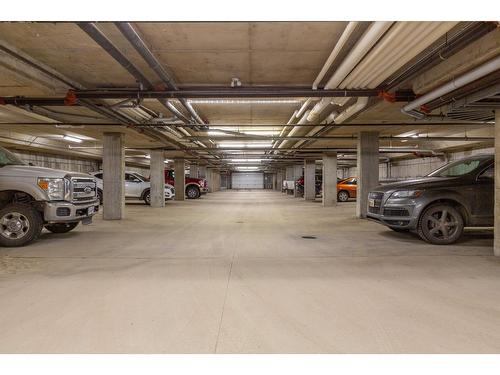 105 - 400 Stemwinder Drive, Kimberley, BC - Indoor Photo Showing Garage