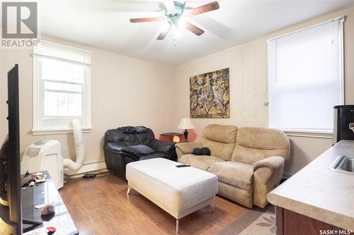 1140 Garnet Street, Regina, SK - Indoor Photo Showing Living Room