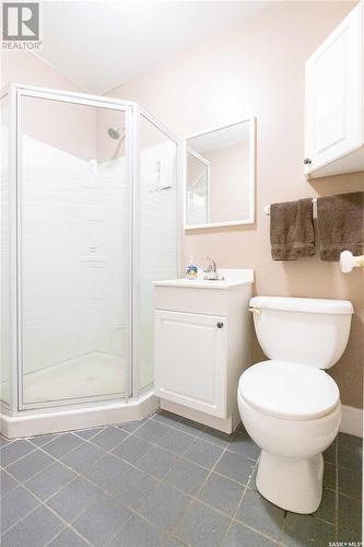 1140 Garnet Street, Regina, SK - Indoor Photo Showing Bathroom