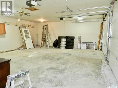 873 4Th Avenue Ne, Moose Jaw, SK - Indoor Photo Showing Garage