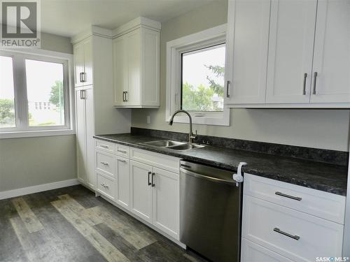 873 4Th Avenue Ne, Moose Jaw, SK - Indoor Photo Showing Kitchen With Double Sink