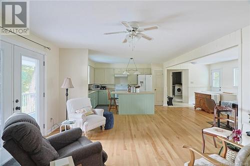 7054 Route 102, Dumfries, NB - Indoor Photo Showing Living Room