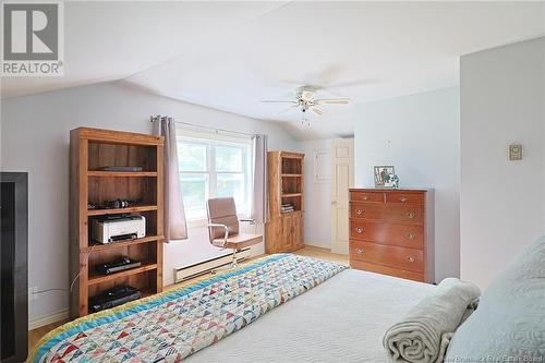 7054 Route 102, Dumfries, NB - Indoor Photo Showing Bedroom