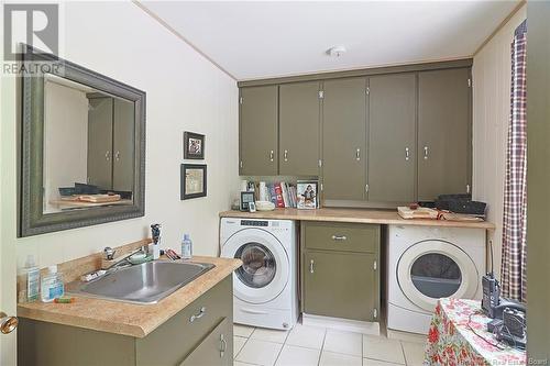 7054 Route 102, Dumfries, NB - Indoor Photo Showing Laundry Room