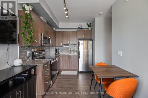 229 - 11611 Yonge Street E, Richmond Hill (Jefferson), ON - Indoor Photo Showing Kitchen