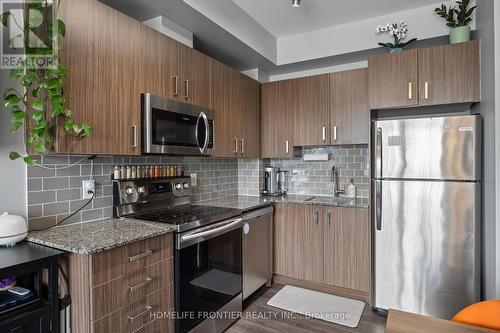 229 - 11611 Yonge Street E, Richmond Hill (Jefferson), ON - Indoor Photo Showing Kitchen