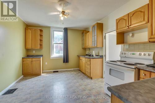 793 Nelson Street, London, ON - Indoor Photo Showing Kitchen