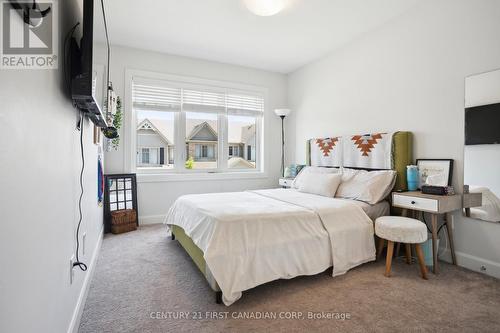 18 - 2491 Tokala Trail, London, ON - Indoor Photo Showing Bedroom