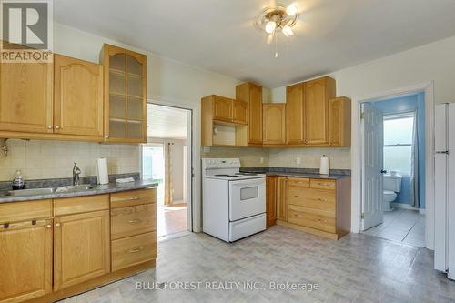 793 Nelson Street, London, ON - Indoor Photo Showing Kitchen