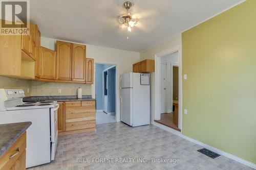 793 Nelson Street, London, ON - Indoor Photo Showing Kitchen