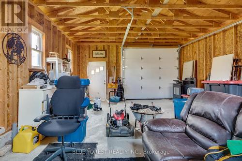 793 Nelson Street, London, ON - Indoor Photo Showing Garage