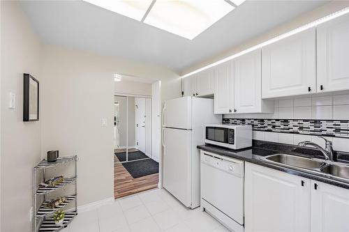 Room in Kitchen for a breakfast table and chairs - 135 Hillcrest Avenue|Unit #1014, Mississauga, ON - Indoor Photo Showing Kitchen With Double Sink