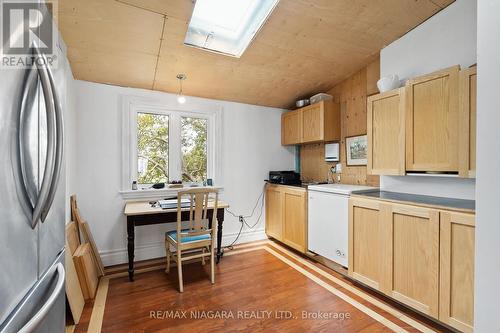 11825 Lakeshore Road, Wainfleet, ON - Indoor Photo Showing Kitchen