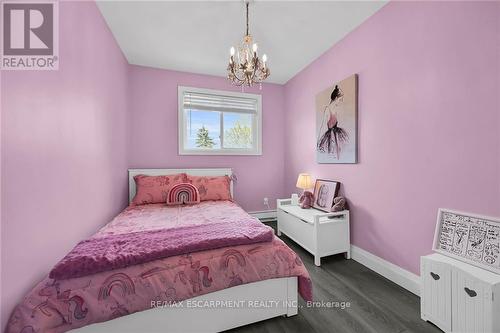 16 - 125 Livingston Avenue, Grimsby, ON - Indoor Photo Showing Bedroom