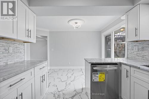 890 Wallace Avenue, Windsor, ON - Indoor Photo Showing Kitchen