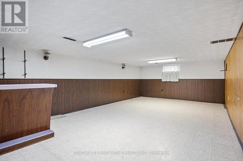 890 Wallace Avenue, Windsor, ON - Indoor Photo Showing Garage