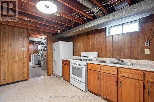 890 Wallace Avenue, Windsor, ON - Indoor Photo Showing Basement