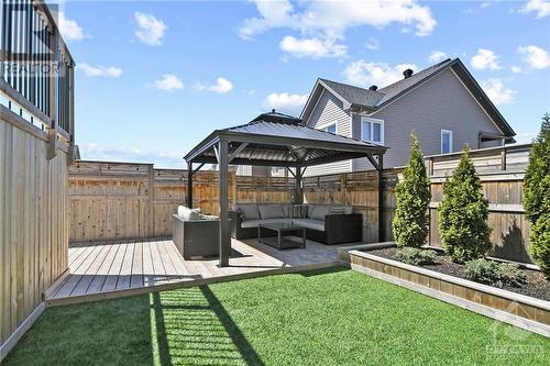 Synthetic turf and fully private and fenced - 4530 Kelly Farm Drive, Ottawa, ON - Outdoor