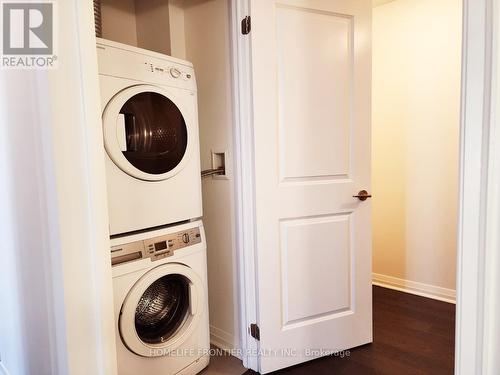 2408 - 8 Mercer Street, Toronto (Waterfront Communities), ON - Indoor Photo Showing Laundry Room