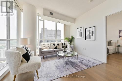 2202 - 70 Forest Manor Road, Toronto (Henry Farm), ON - Indoor Photo Showing Living Room