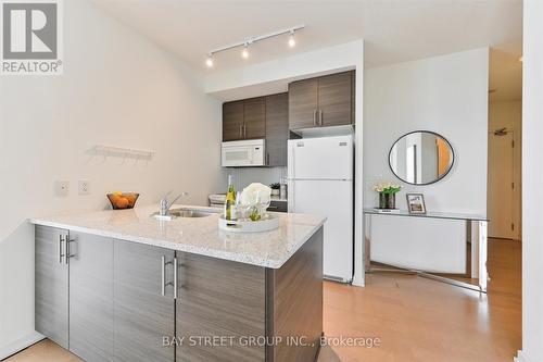 2202 - 70 Forest Manor Road, Toronto (Henry Farm), ON - Indoor Photo Showing Kitchen