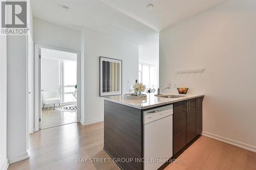 2202 - 70 Forest Manor Road, Toronto (Henry Farm), ON - Indoor Photo Showing Kitchen