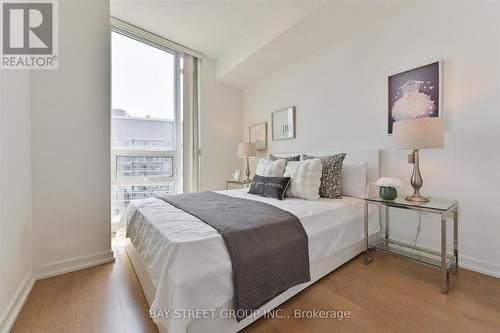 2202 - 70 Forest Manor Road, Toronto (Henry Farm), ON - Indoor Photo Showing Bedroom