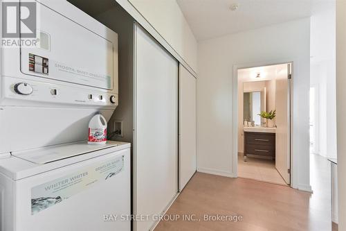 2202 - 70 Forest Manor Road, Toronto (Henry Farm), ON - Indoor Photo Showing Laundry Room